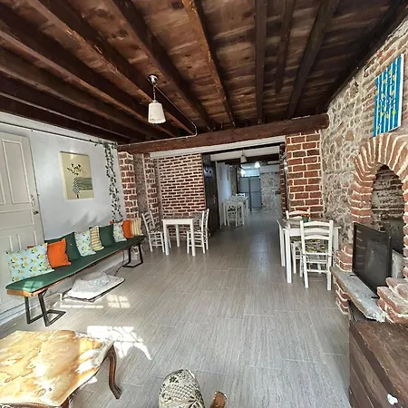 1892 Homestay *